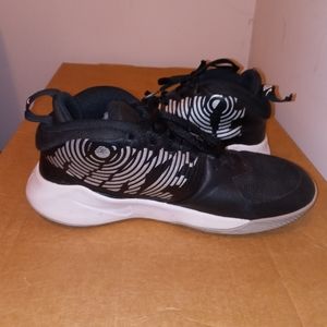 Nike Sneakers size US 6Y